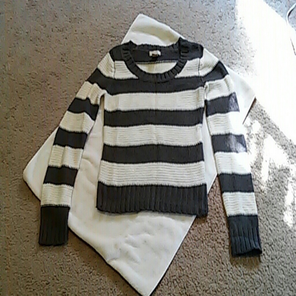 Knit sweater